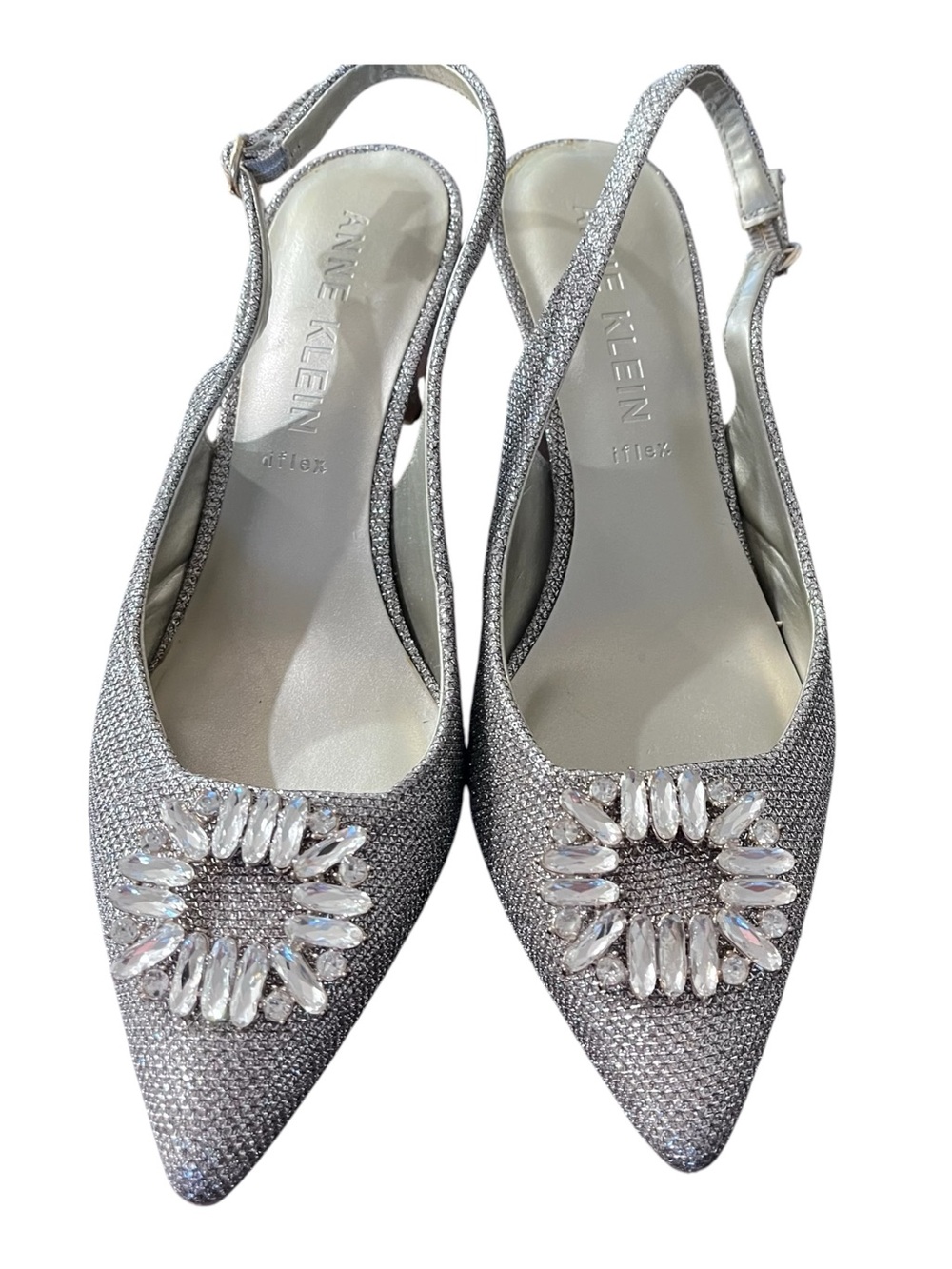 ANNE KLEIN  SLINGBACK POINTED TOE PUMP WITH AN ORNAMENT ON THE FRONT SIZE 8